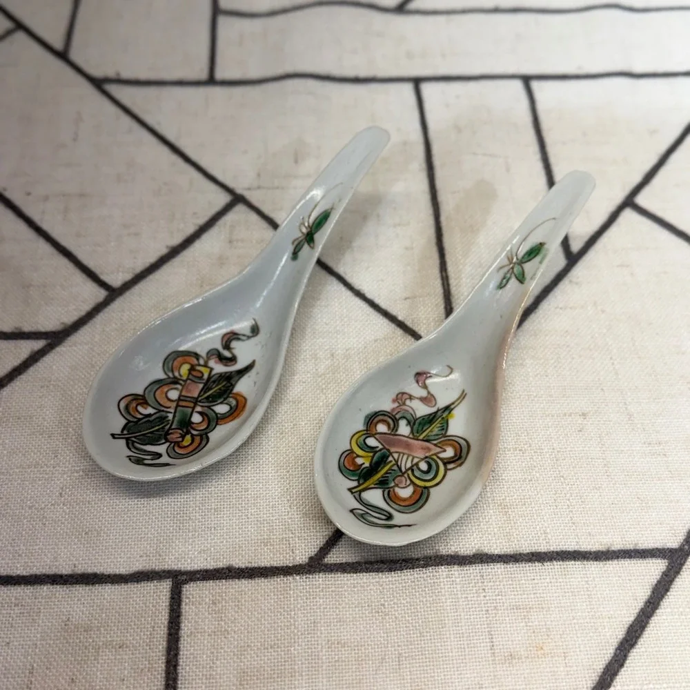 Unbranded Chinese Soup Spoons OS White Ceramic Hand Painted Ribbon Floral Set 2